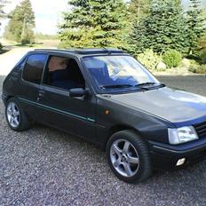 Peugeot 205 Solgt......
