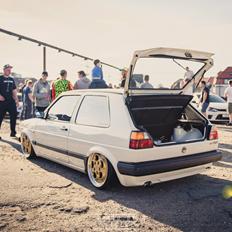VW GOLF MK2 BY TSC // AIRLIFT & ACCUAIR