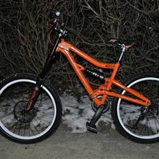 Santa Cruz Bullit *STJÅLET*