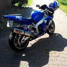 Yamaha YZF-R1