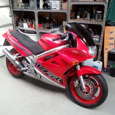 Honda VFR 750 F RC36