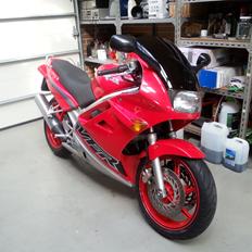 Honda VFR 750 F RC36
