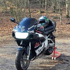 Suzuki GSX-R 750 Srad
