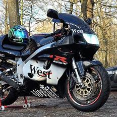 Suzuki GSX-R 750 Srad