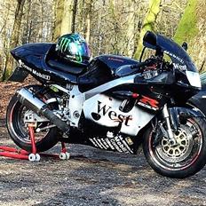 Suzuki GSX-R 750 Srad