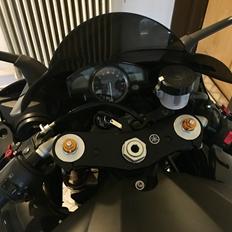 Yamaha YZF R1