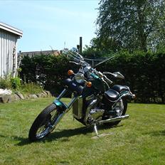Suzuki vs 750