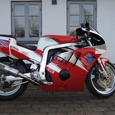 Suzuki GSXR 400