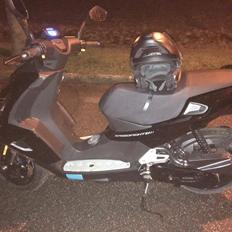 Peugeot Speedfight 4 darkside