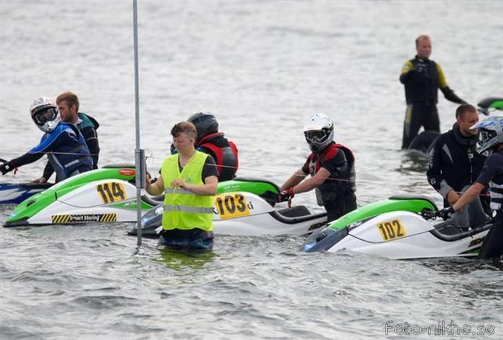 Kbh - Kanon start.... men jeg var sejlet over noget klippe pis de åbenbart har i sverige...så totalt smadret gate... billede 2