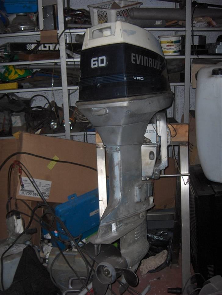 Evinrude 70 hk Renovering Teknik projekter Fotos fra Michael R