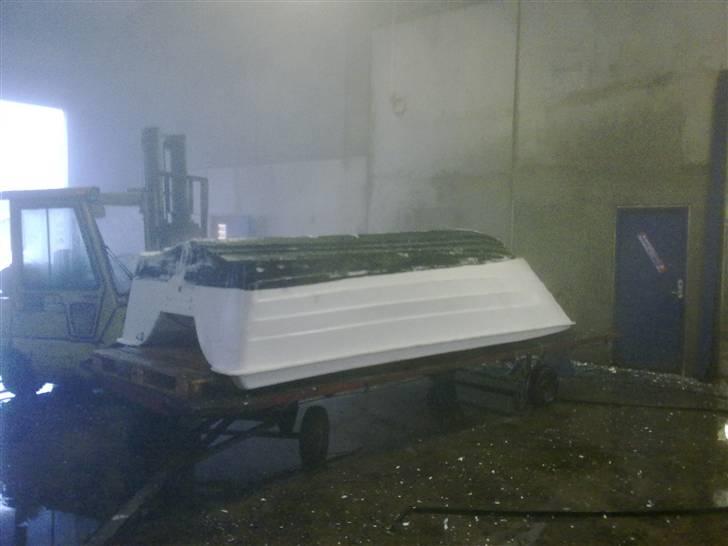 Renovering af ALASKA 500 - Igang med at damp rense bunden billede 2
