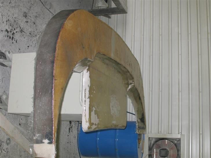 Ny Badeplatform - Fiberarbejde 
4 lag lægges ud 2x400 og  2 x 900 grams måtter billede 6