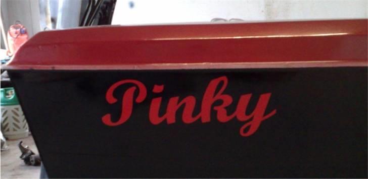 Renovering af min lille speedbåd pinky - Nye mærker på , mange tak til Andreas og Lars der har sponseret mærkerne . billede 27