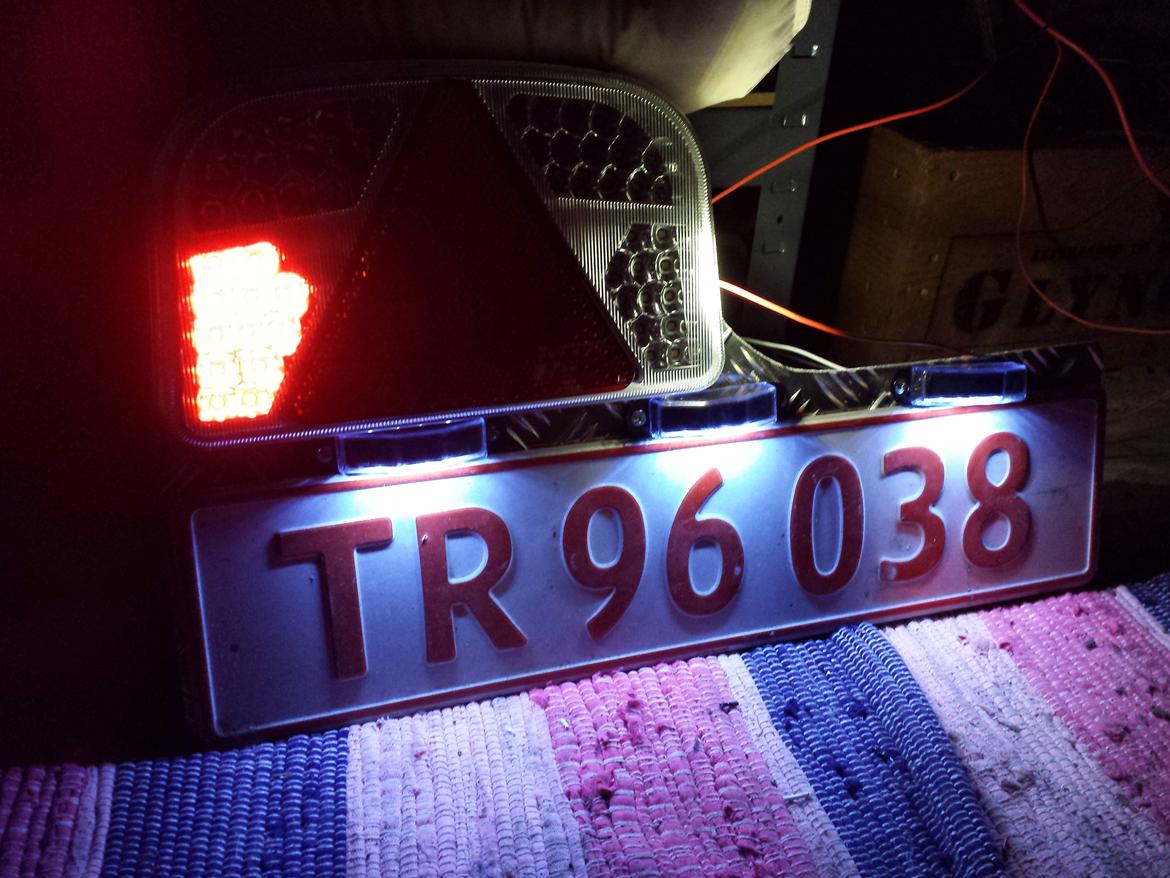 LED Bådtrailer m. 2-delt bom billede 1