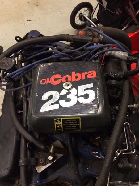 OMC Cobra 235