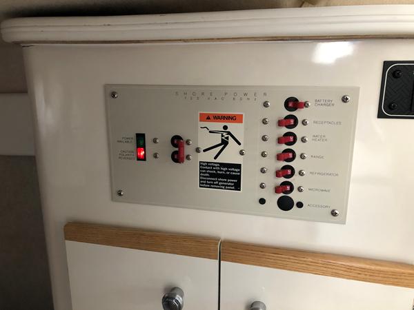Reversed polarity Bayliner 2655 