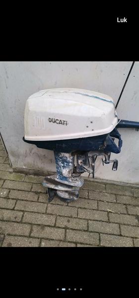 hjælpe ang denne Ducati motor