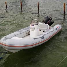 Gummibåd valiant 450