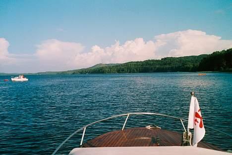 Draco 1700/ Coronet 17 runabout - smukt syn udover dækket og hen over silkeborgs søerne på en dejlig sommerdag billede 8