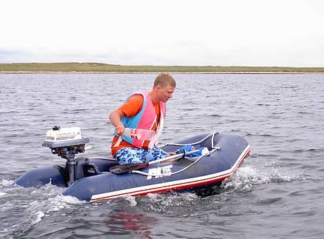 Gummibåd Grand S-470, RIB - Ekstra legetøj - 4 hk.-halv-smadret- Evinrude fra 70´erne, kan lige plane - meget sjov... billede 5