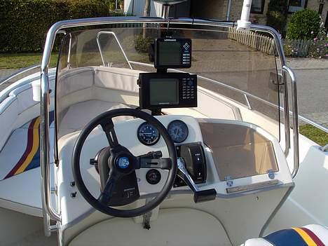 Ryds 511 GTS - Båden er solgt - Simrad kortplotter  -  Lowrance X85 ekkolod  -  Sportspilot selvstyre billede 4