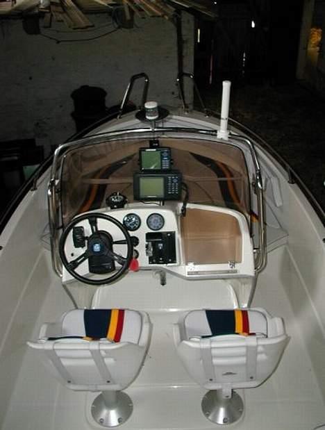 Ryds 511 GTS - Båden er solgt - Simrad kortplotter  -  Lowrance X85 ekkolod  -  Sportspilot selvstyre billede 6