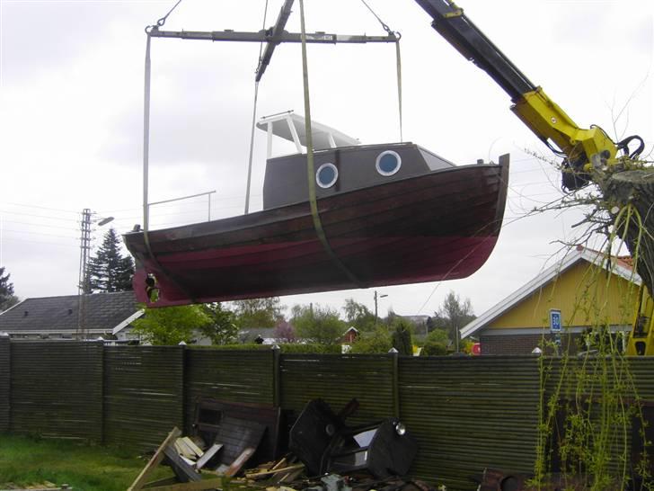 Damjolle viemose - efter ombygning henter kran båden billede 7