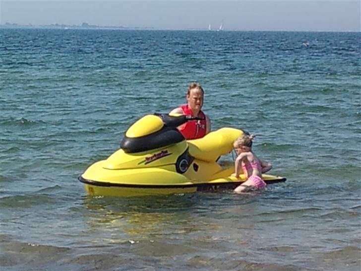 Seadoo Xp bombardier SOLGT - Ja min lille niece ville også prøve:) billede 10