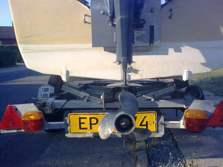 Rana Plast 13 (Solgt) - fik hævet motoren så nu er der ik mere sprøjt op i båden, og den planer bedre :) billede 14