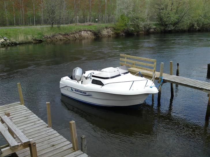 Quicksilver 450 cabin billede 1