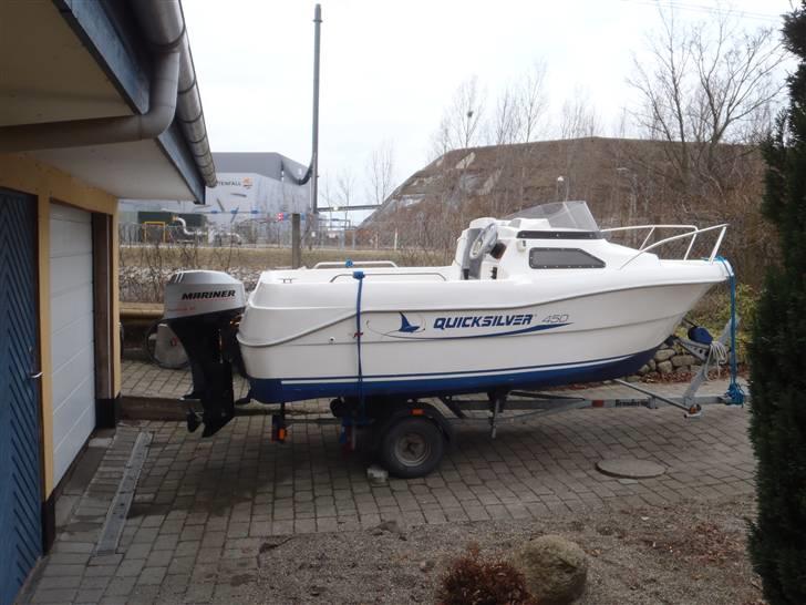 Quicksilver 450 cabin billede 5