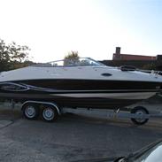 Rinker 232 Captiva Cuddy Cabin