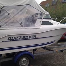 Quicksilver 435 Cabin