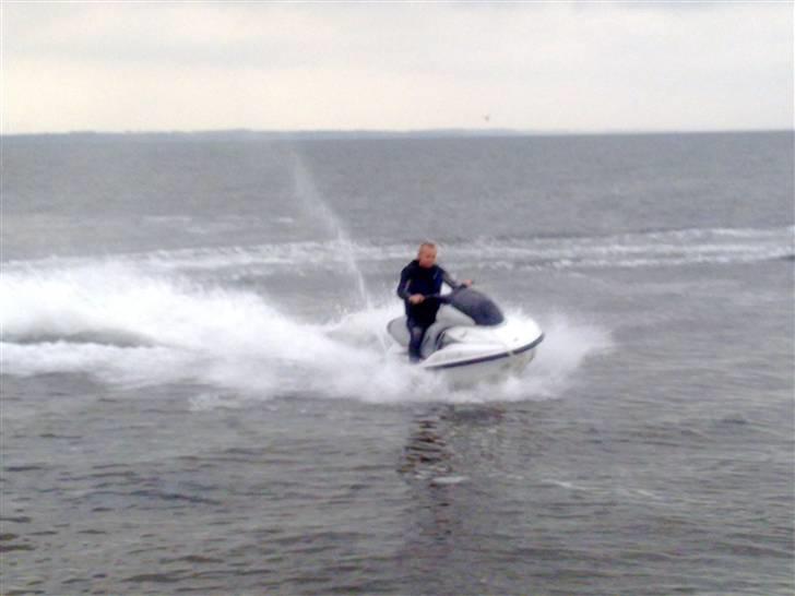 Yamaha GP1200R - Har prøvet at fange nogle billeder "in action", men her kan mobilkameraet ikke følge med billede 15