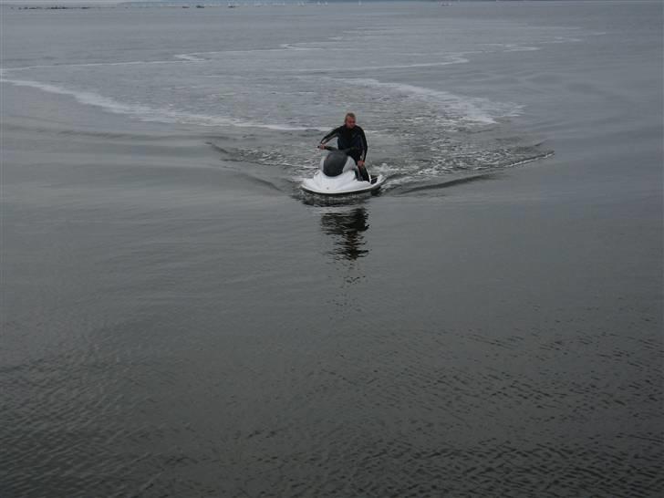 Yamaha GP1200R - Ind til skifte - selvom det ikke er den hurtigste maskine, så kan den nemt give lange arme :) billede 16