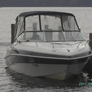 Four Winns 225 Sundowner