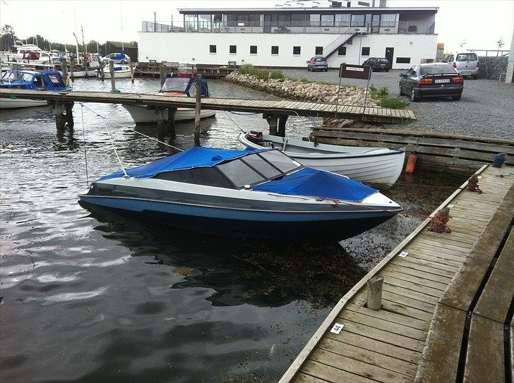 X VIP Valiant 1850 SS - 27/5-2011 er båden blevet smidt i vandet og prøve sejlet! og ligger nu på sin plads og ser flot ud :) billede 8