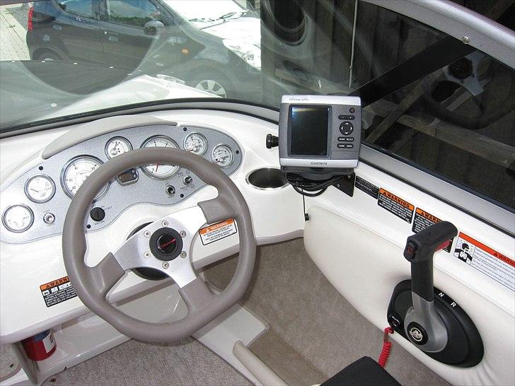 Maxum 1800 MX - Montering af Garmin, udført af amatør. billede 7