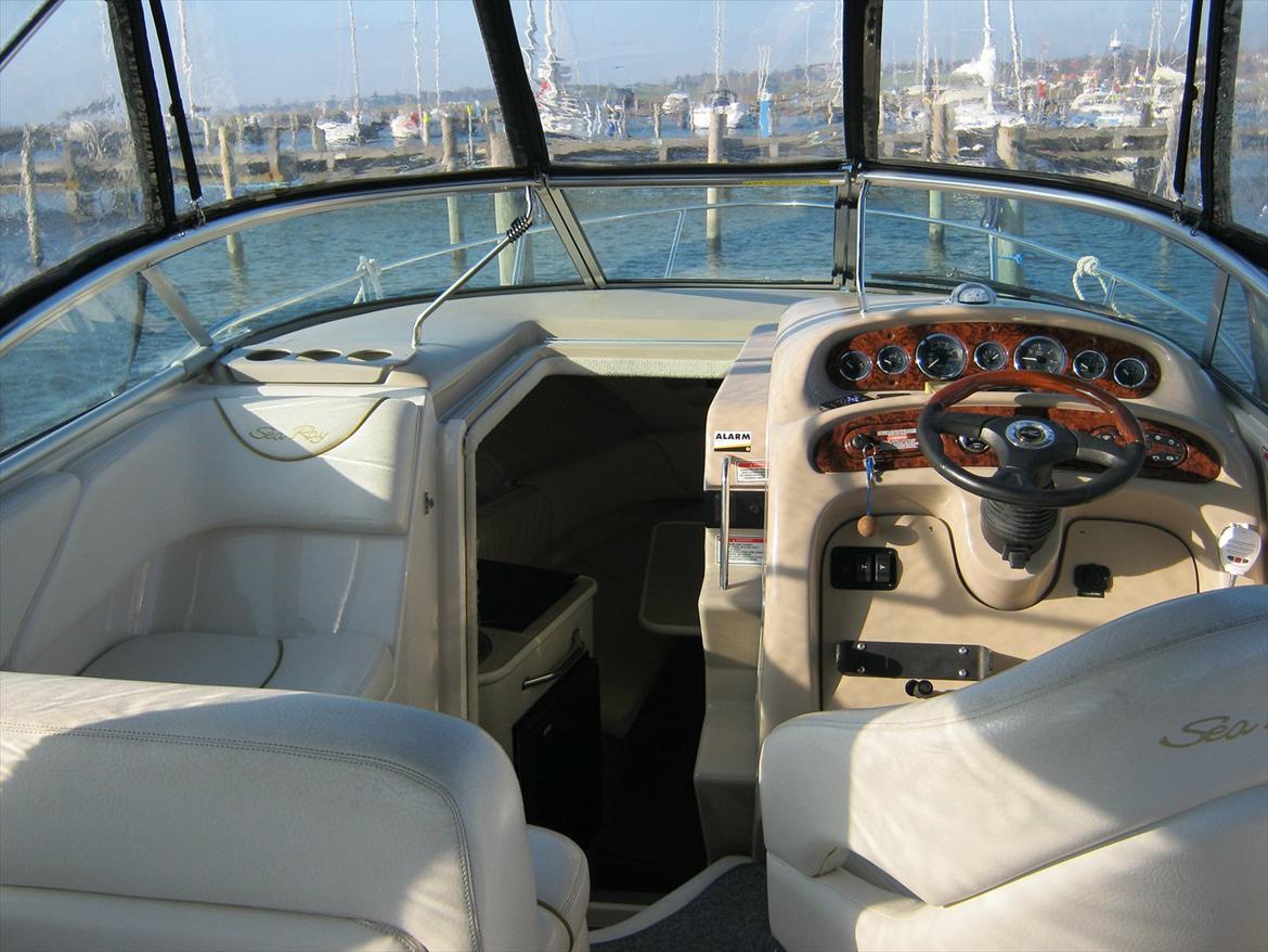 Sea Ray 240 Sundancer *Solgt* billede 4