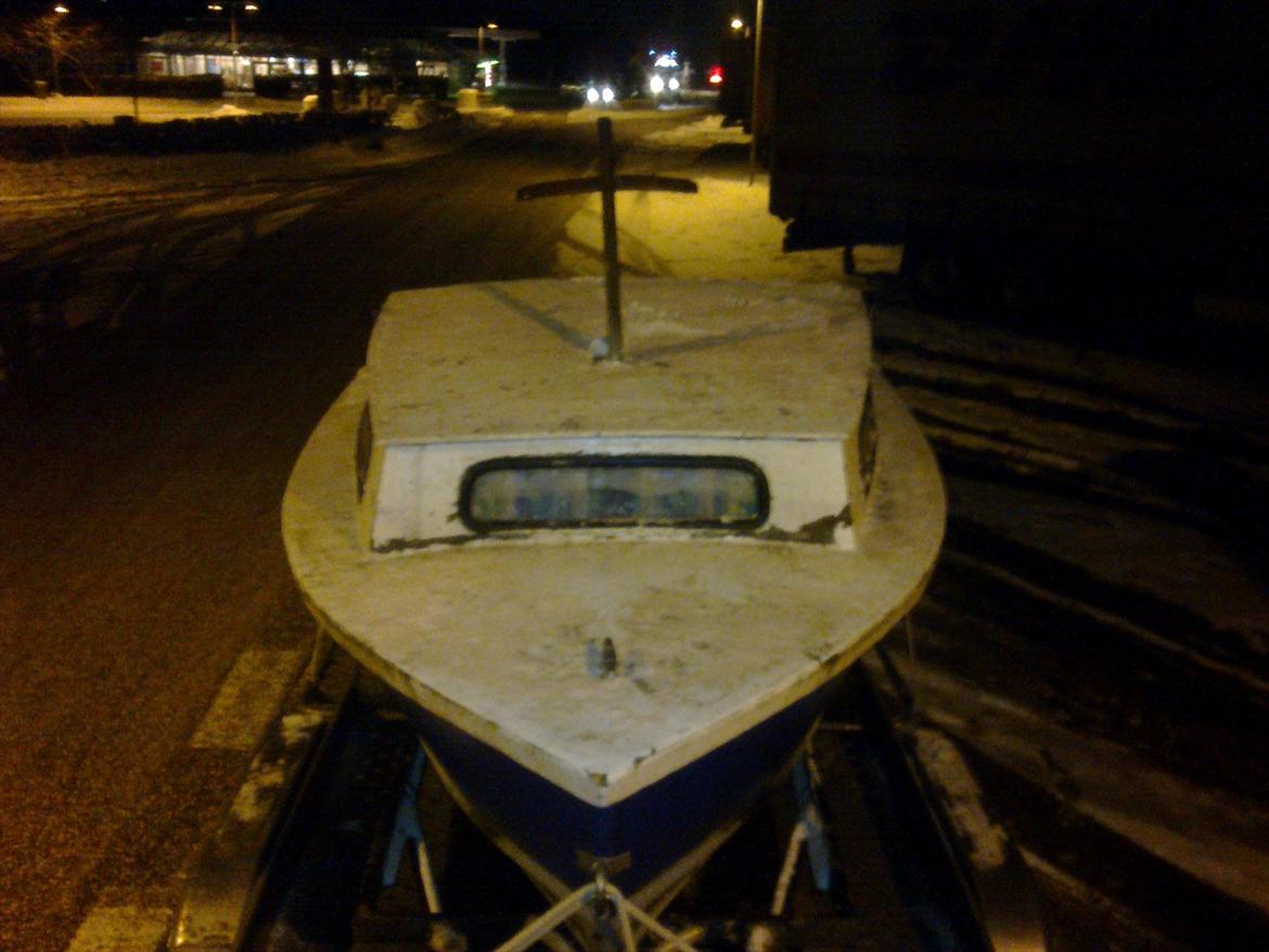 Glasfiberbåd motorbåd - fra turen hjem fra falster med 50 i timen med båd og båd trailer oven på autotrailer billede 2