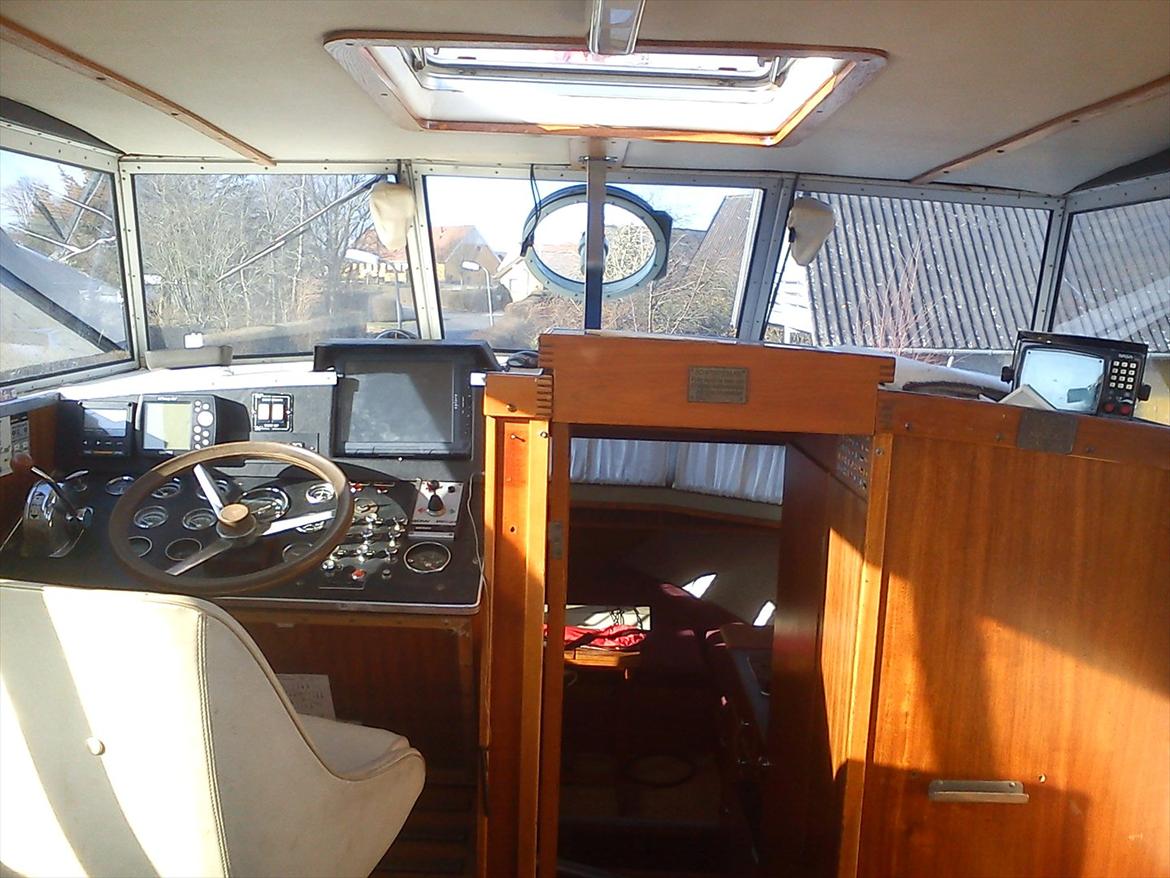 Coronet 31 Aft cabin - Cockpit og den roterende rude. billede 6