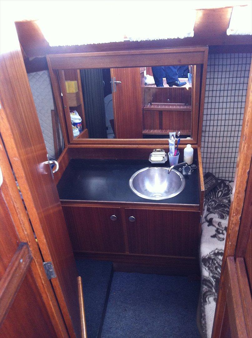 Coronet 31 Aft cabin - Agterkahyt med dobbeltseng og toilet. billede 11