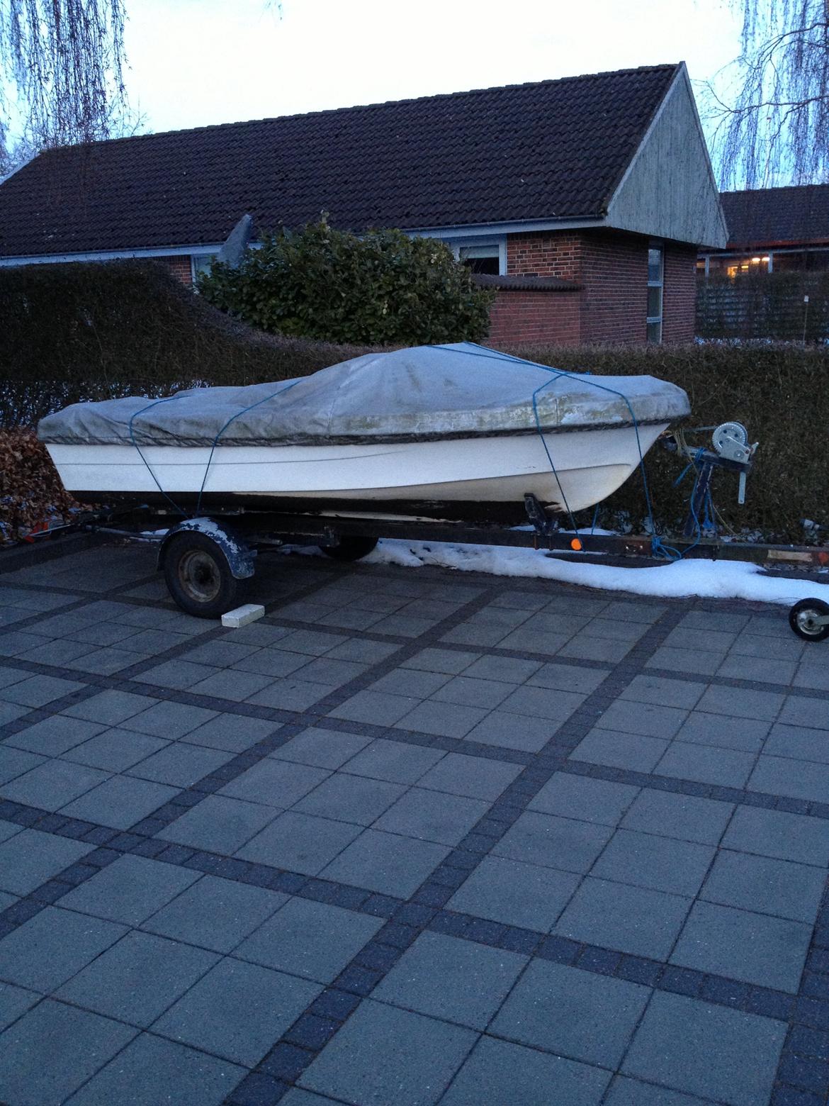 Hille Hille Delphin 350  [Tidligere båd] *Solgt* - Her er min nye båd lige da den var kommet hjem at står :) billede 1