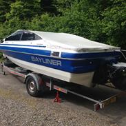 Bayliner Capri 2052