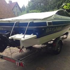 Bayliner Capri 2052
