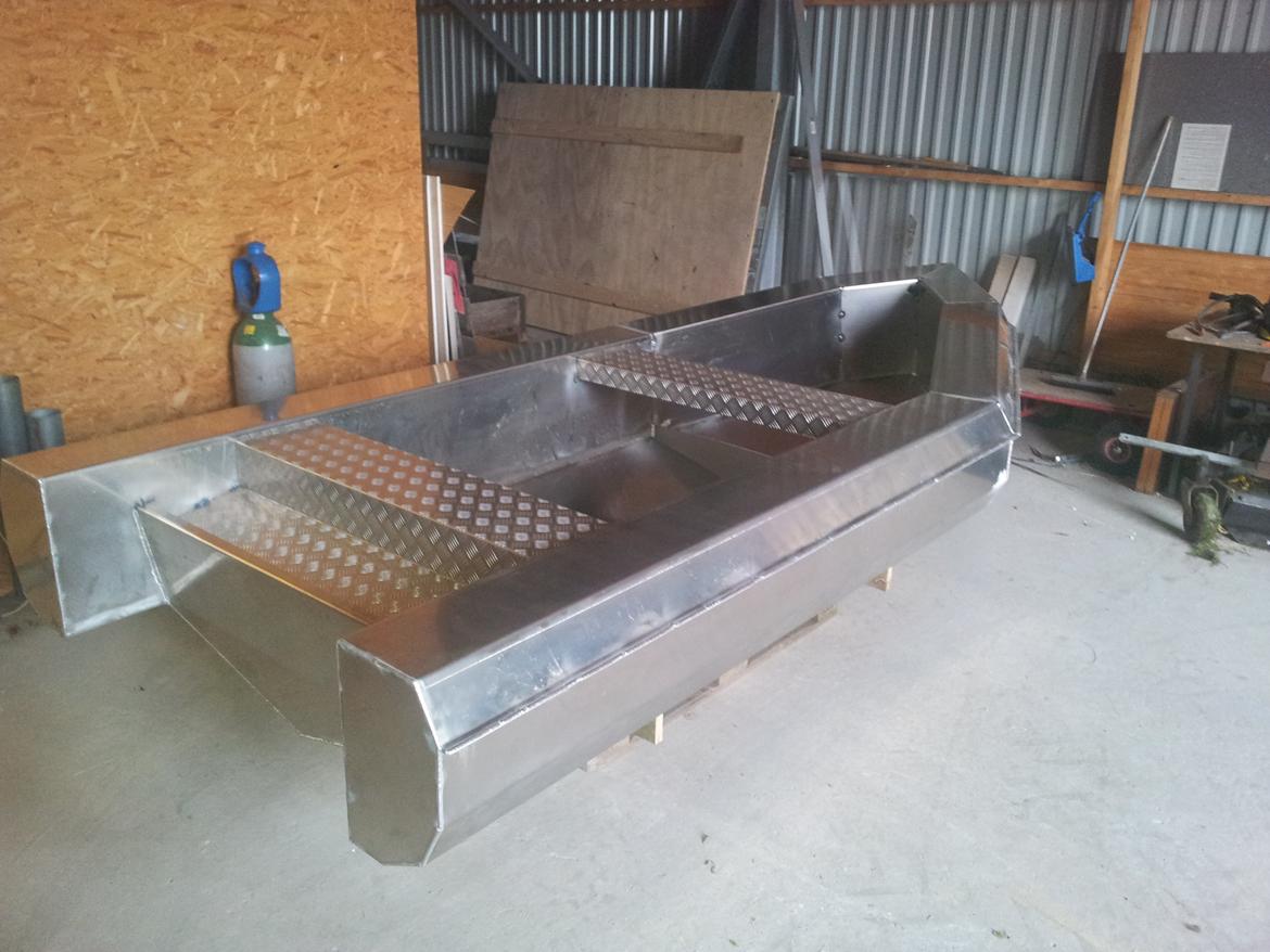 Alu-Ketch alu ponton båd - så er der faktisk kun lidt svejsning og enkelte andre detalier tilbage billede 21