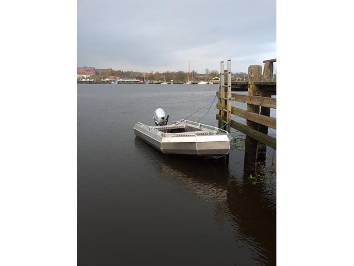 {{currentPhoto.altText}} billede {{currentPhoto.number}}