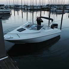 Bayliner Capri1702