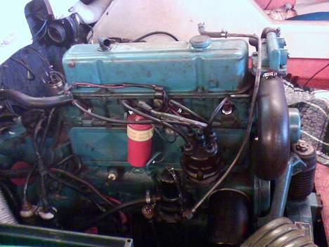 Reinell 1710 - Motoren uden manifold og køling...venter for nuværende på reservedele... billede 7